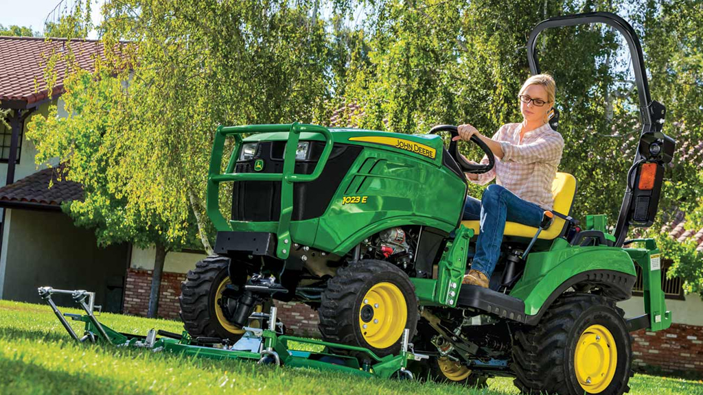 1025R Compact Tractor